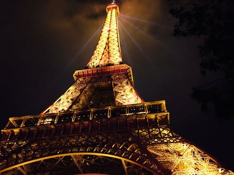 Metropolis – Parigi, la Ville Lumière tra nuove luci e antiche ombre