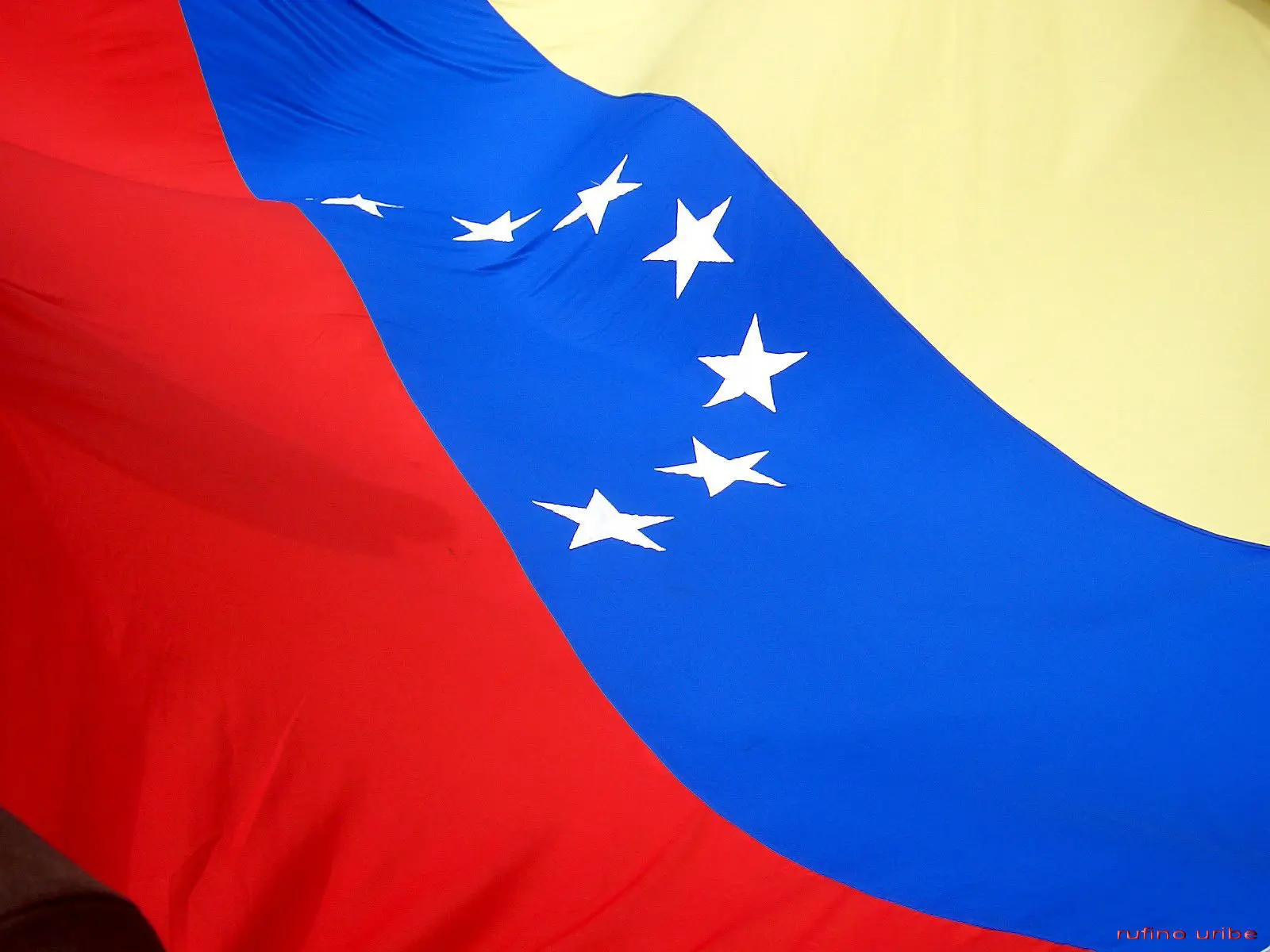 Ristretto - Stati Uniti e Venezuela siglano un nuovo accordo petrolifero, considerato da ambo le parti come un nuovo inizio nelle relazioni tra i due Paesi, ma
